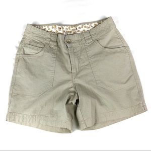 Kaki Columbia Shorts Size 4